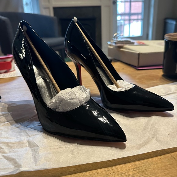 Shoes - NWT Elegant Black Patent Leather Heels W/ RED BOTTOMS